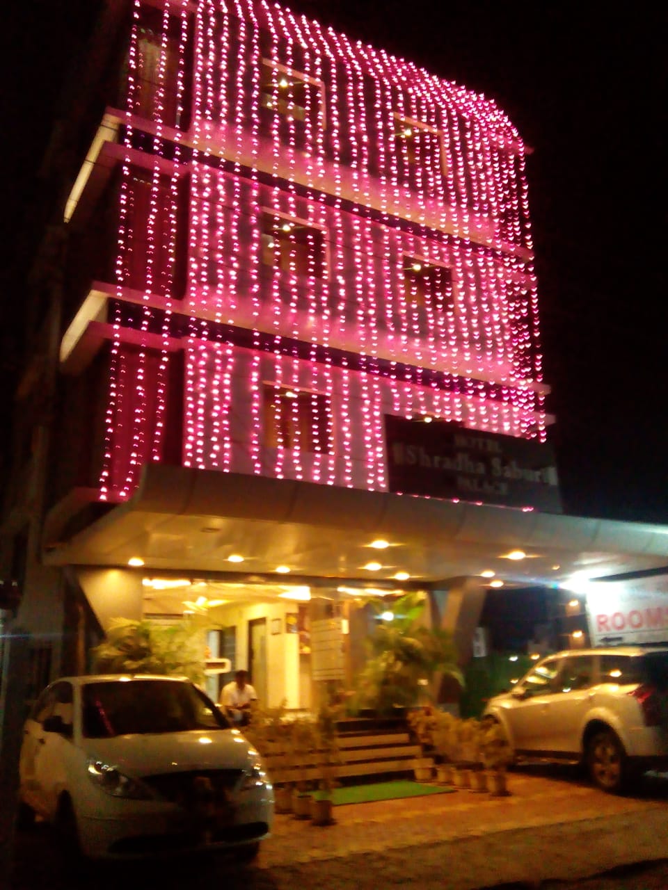 Hotel Shradha Saburi Palace