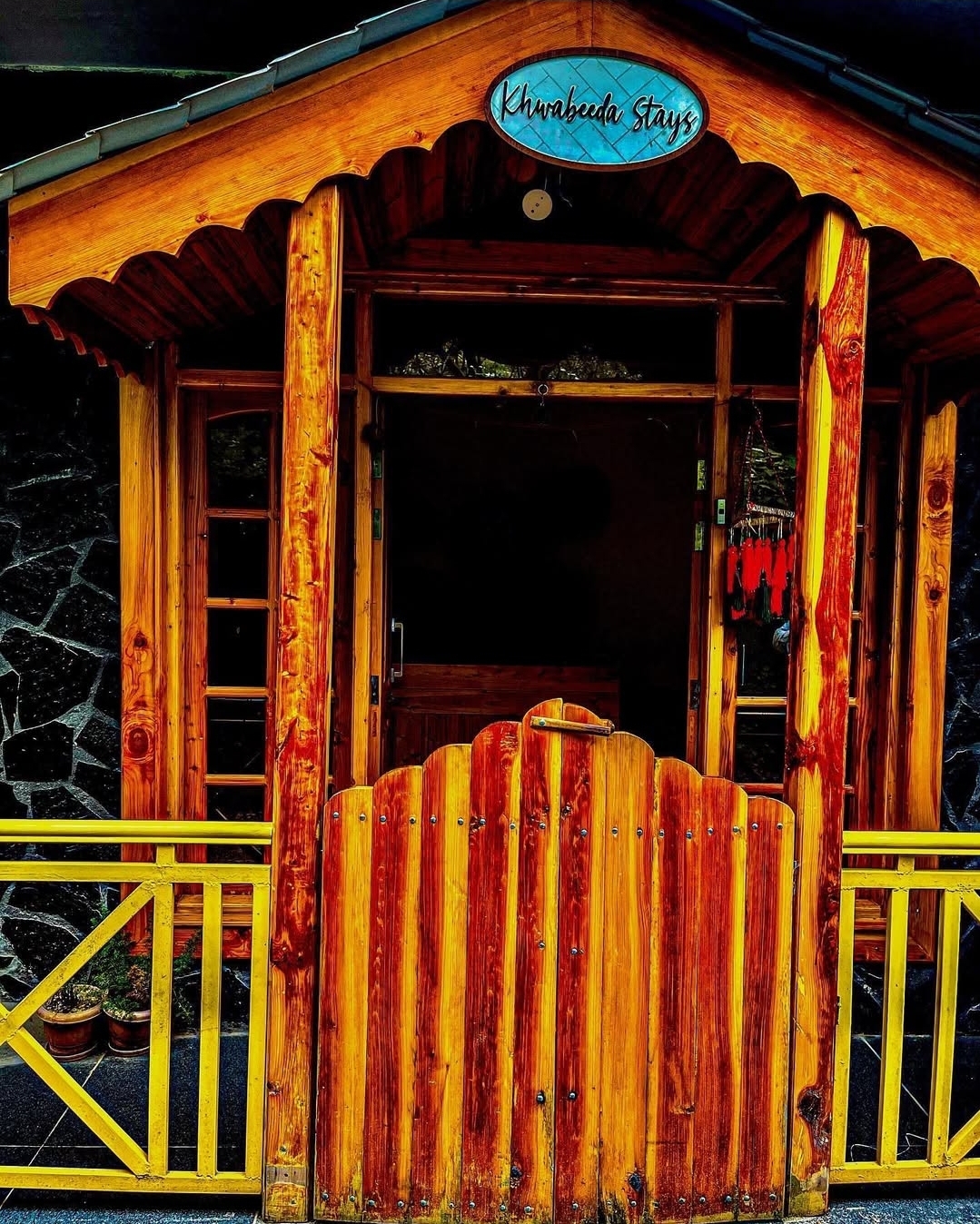 Khwabeeda Stays, Jibhi