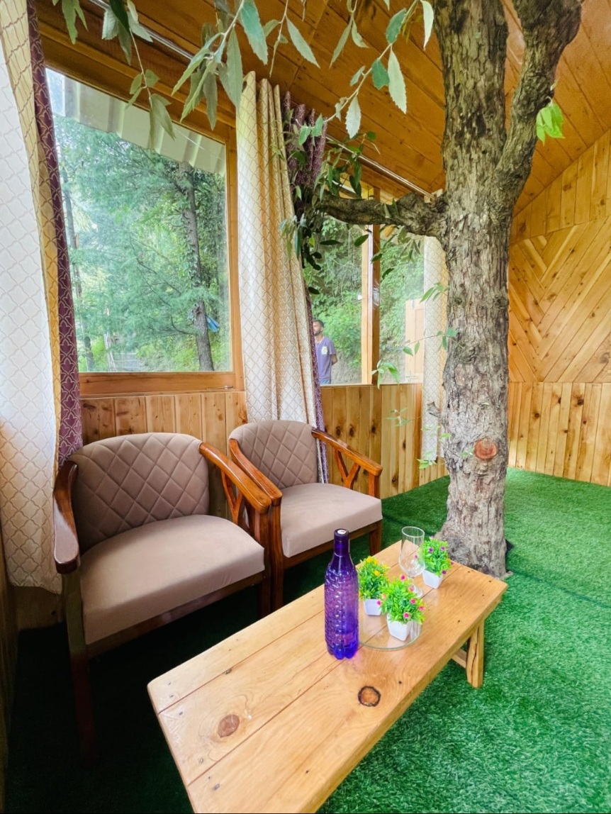 Galaxy Tree House with Jacuzzi 