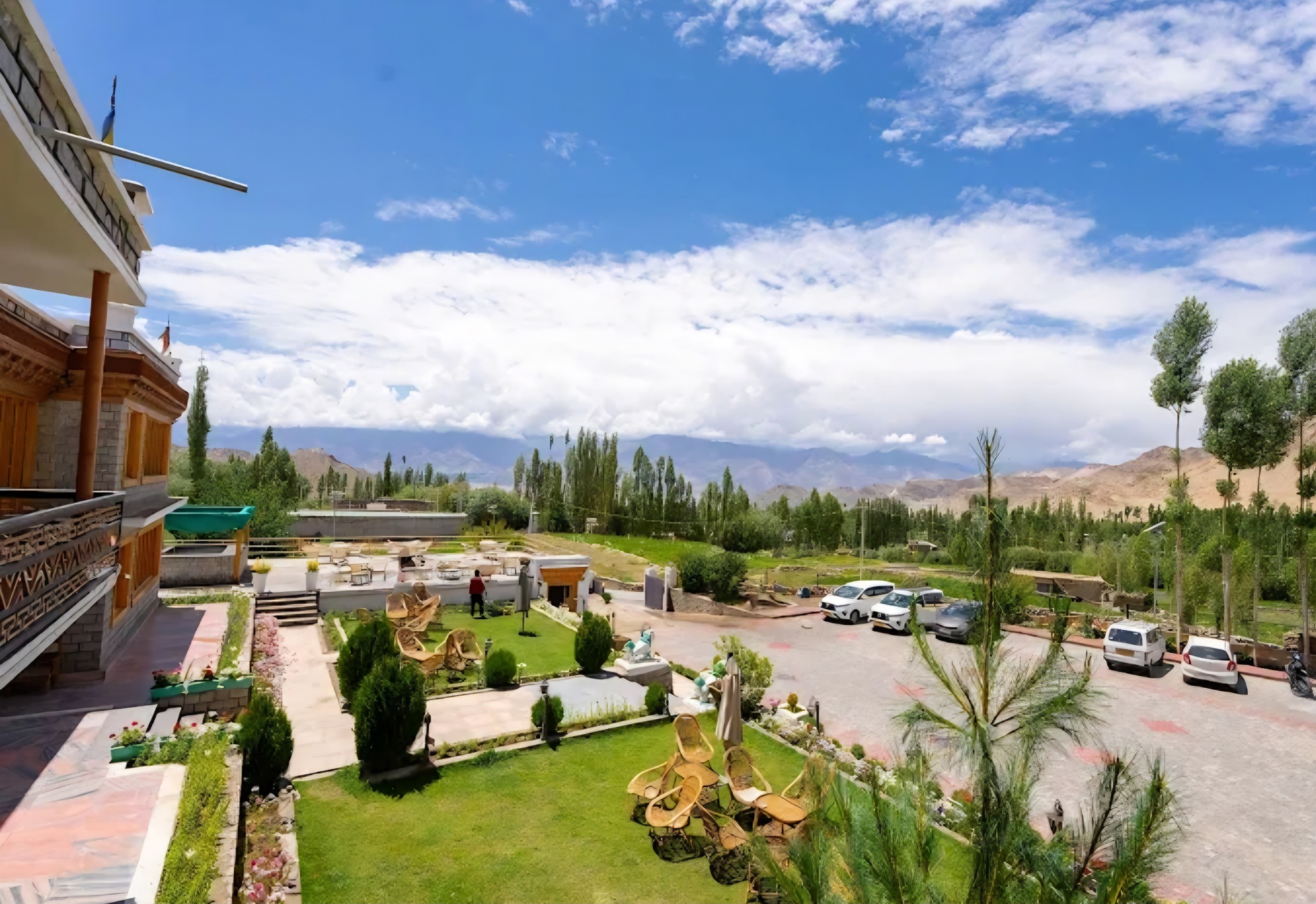 Hotel Charu Palace Leh