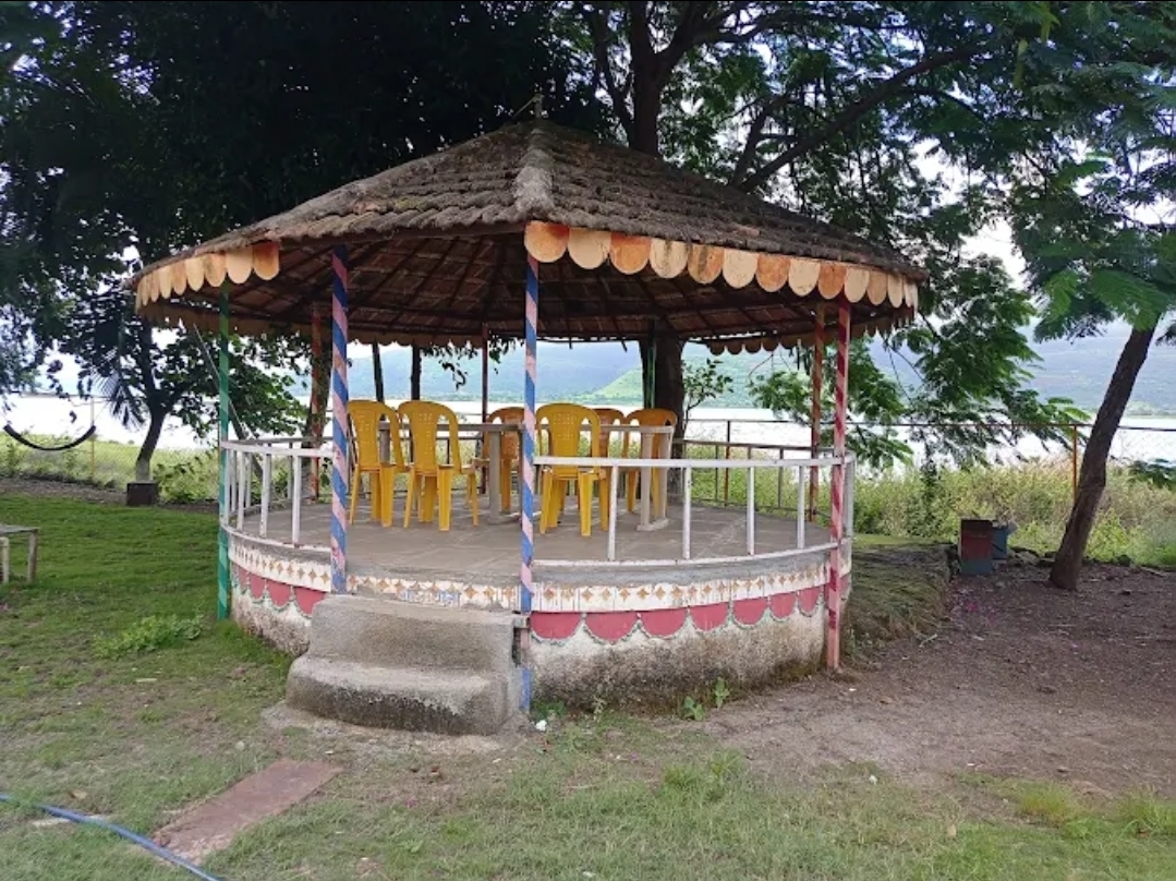 Dongre`s Farm