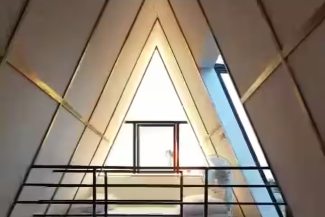 La Serene - The Little A