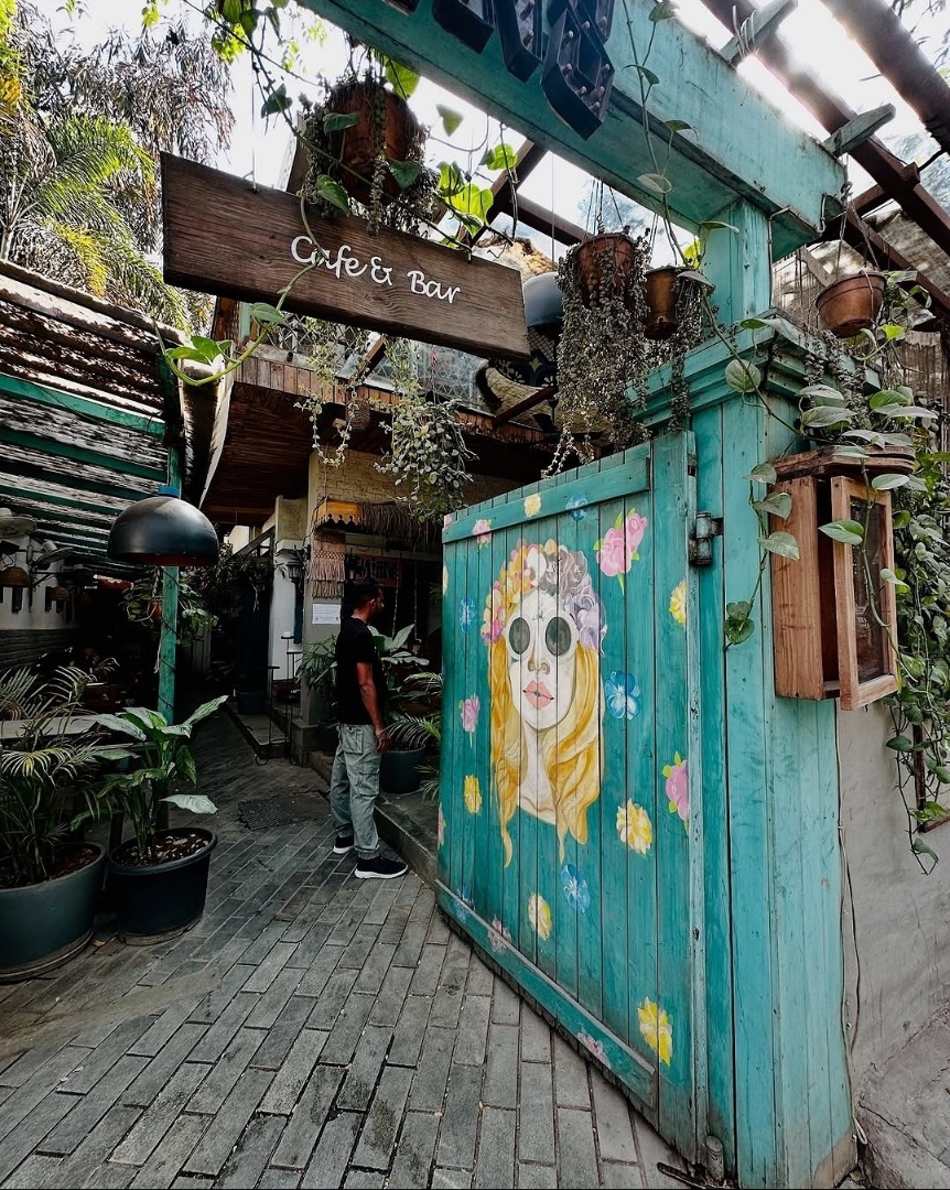 Bohemians Bar & Grill