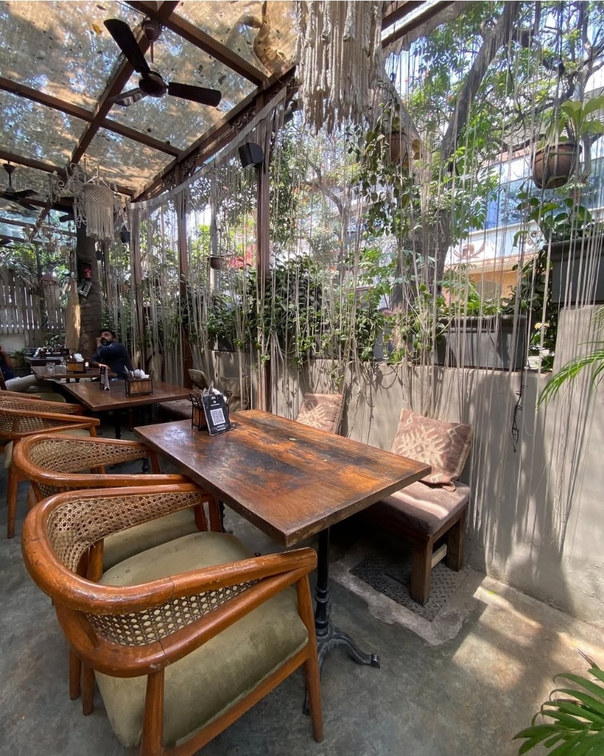 Bohemians Bar & Grill