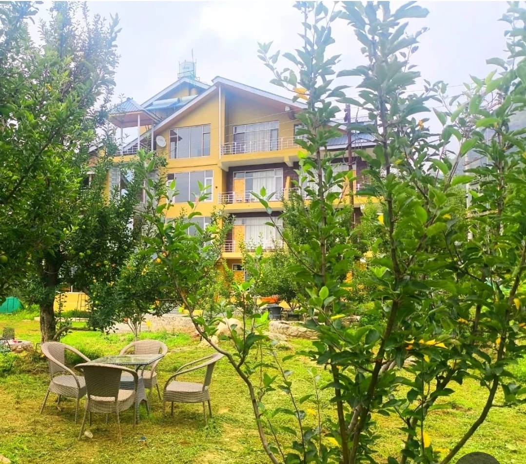 Omavya Hotel