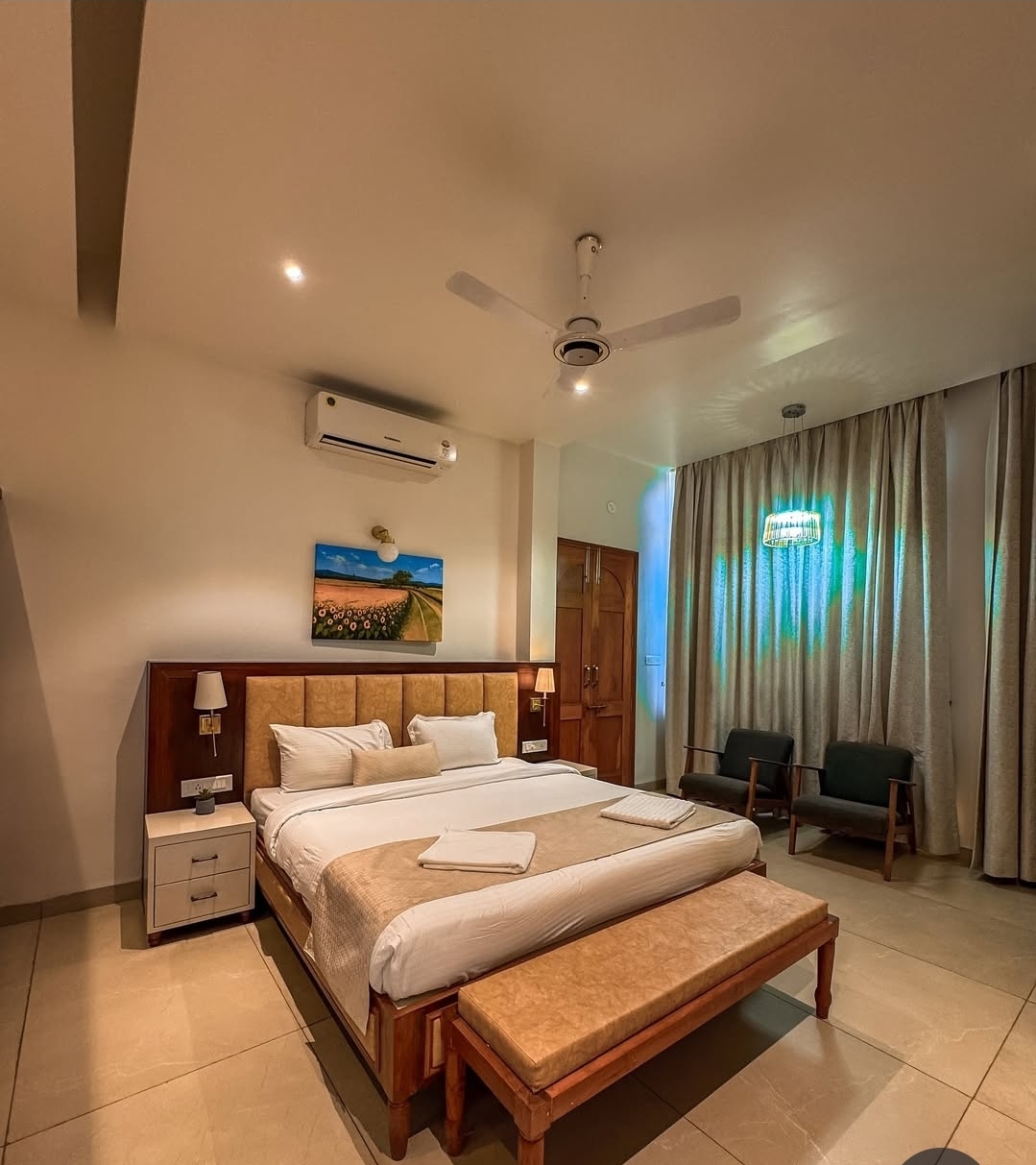 S&J Mandovi Grandeur 