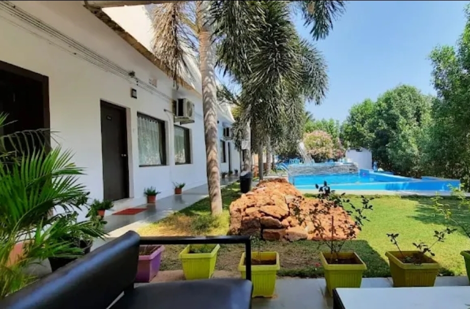 Beaches & Hills Resorts
