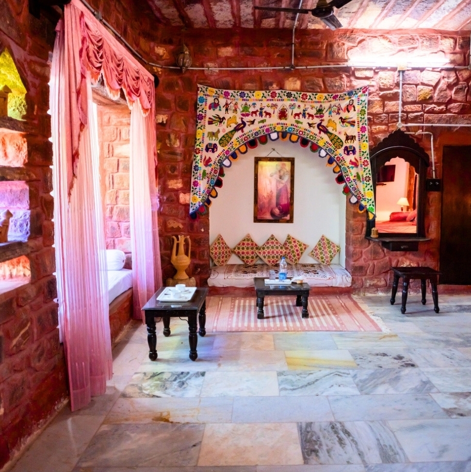 Desert Haveli Resort & Camp