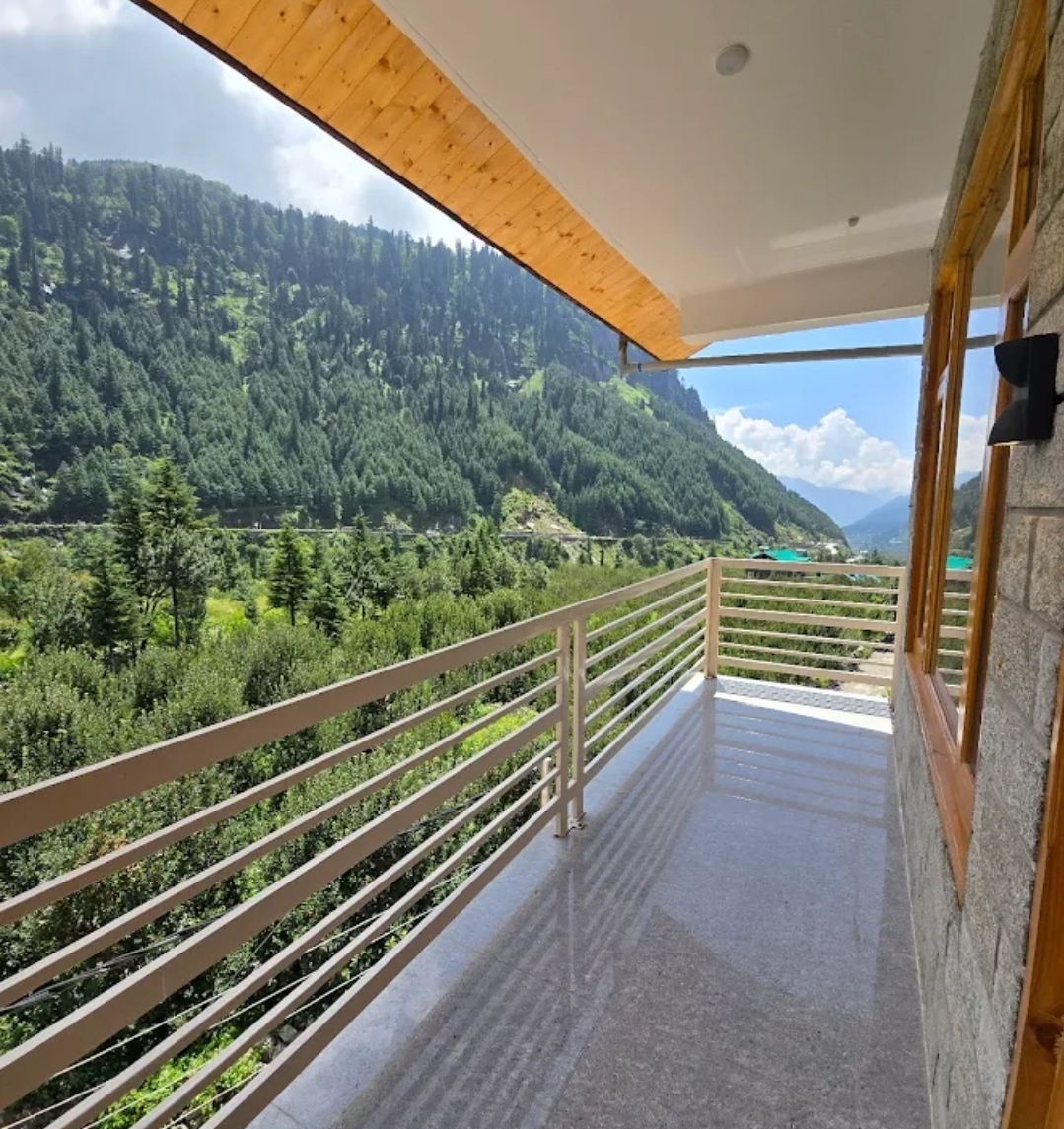 MB IGLOO RESORT