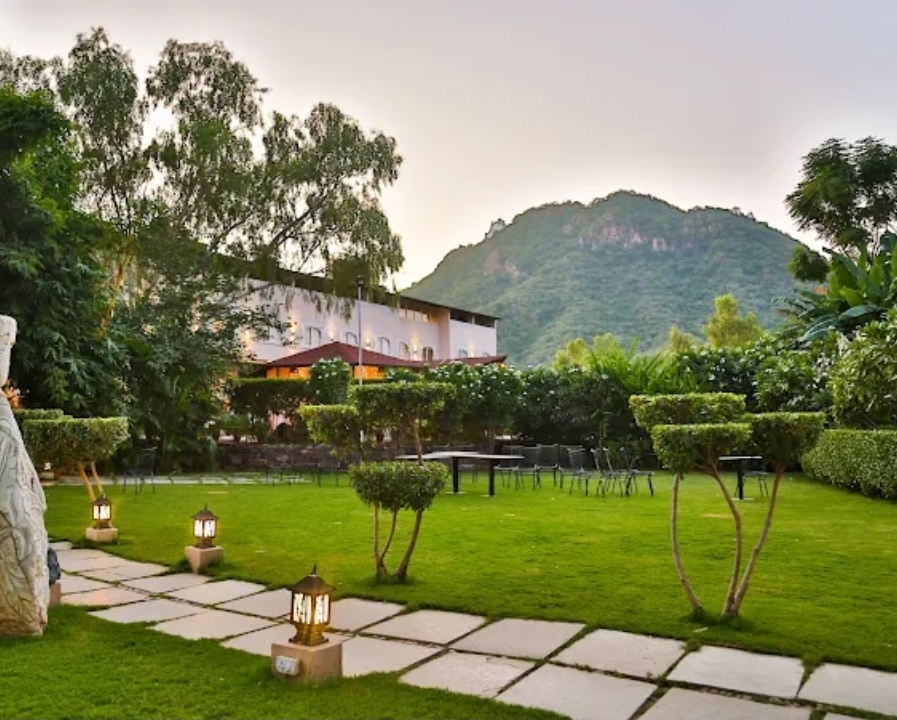 Bamboo Saa Resort & Spa