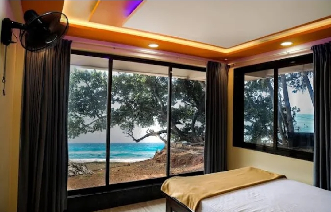 VR HOTEL RUDRA RESIDENCY