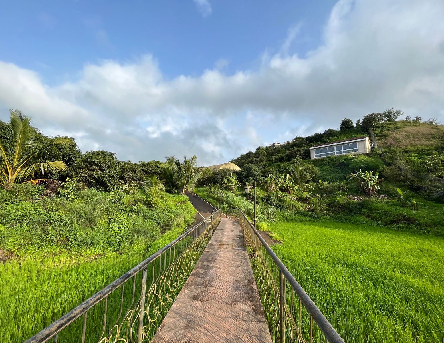 Waters Edge Villa, Pawna