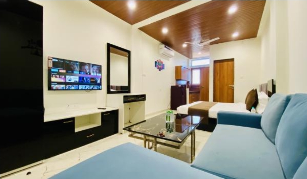 Stay 10 Parallel Apartment Hotel