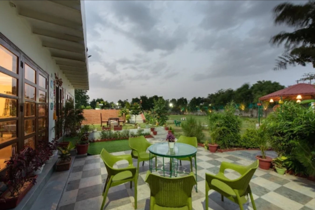 The Singh Farm by Undermyroof.in 