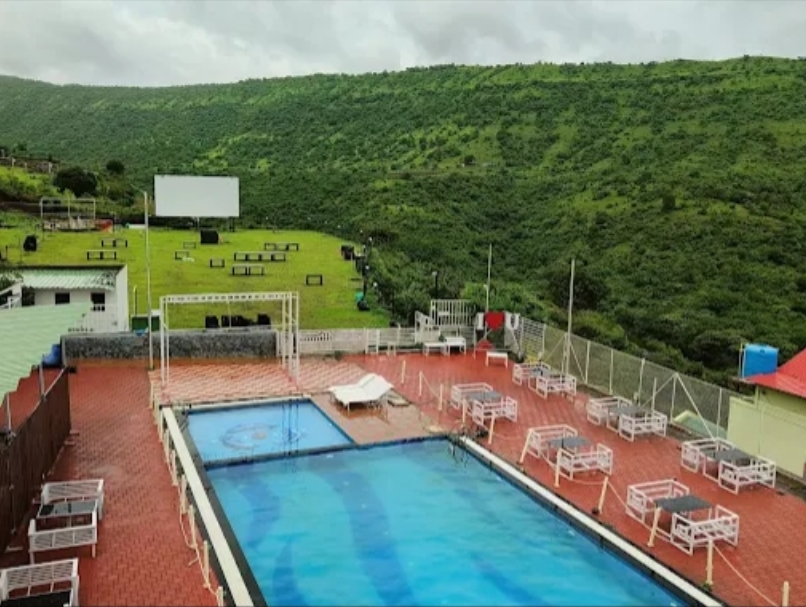 The Green Hill Resort