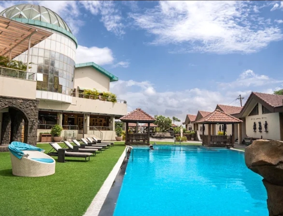 The Emerald Resort