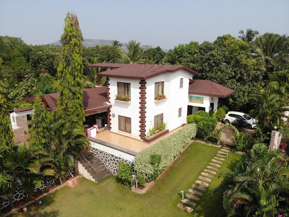 Irani Homestays