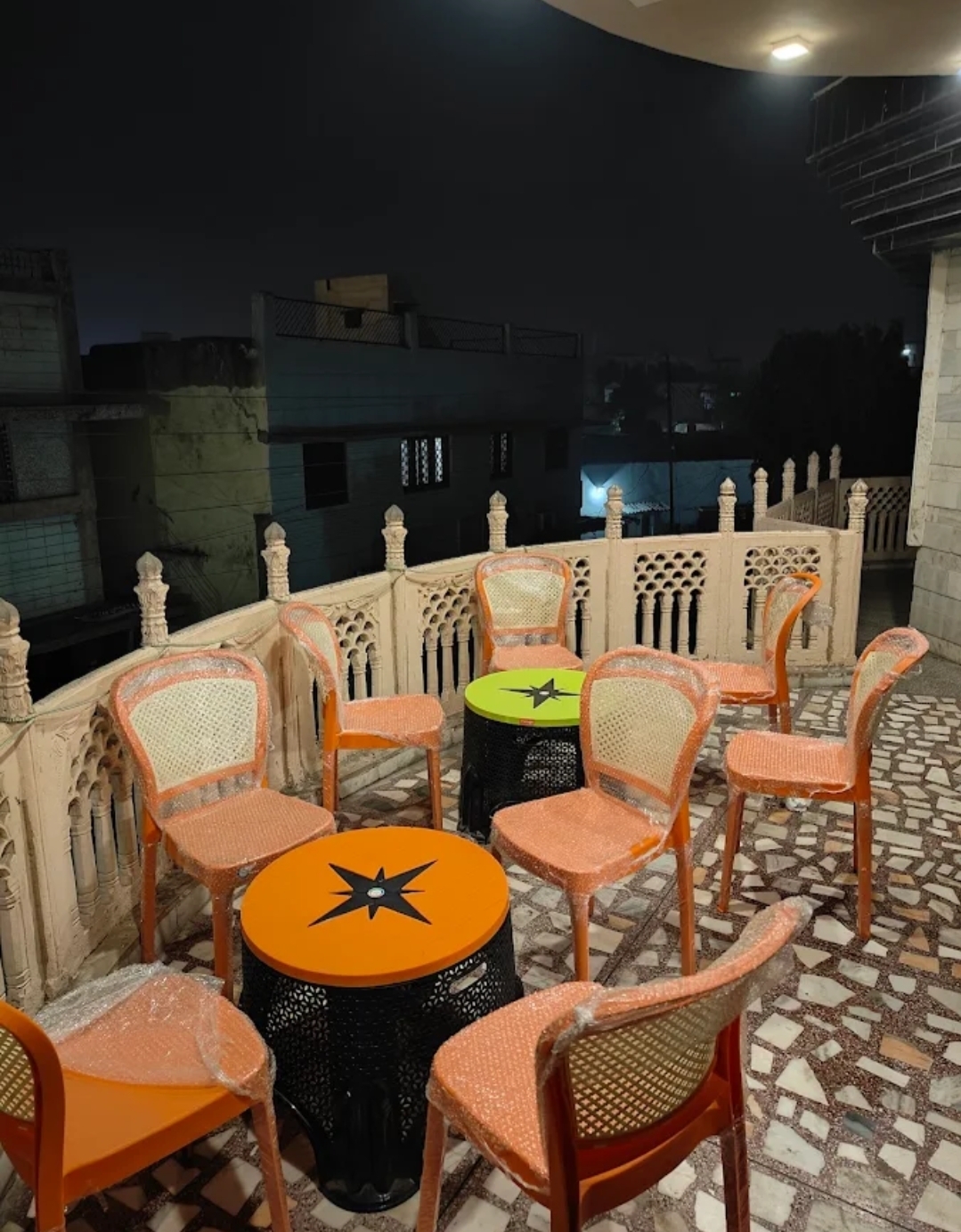 Naari Hotel & Home Stay