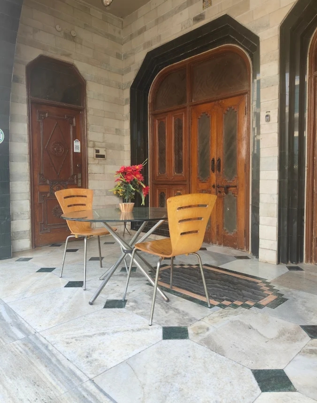 Naari Hotel & Home Stay