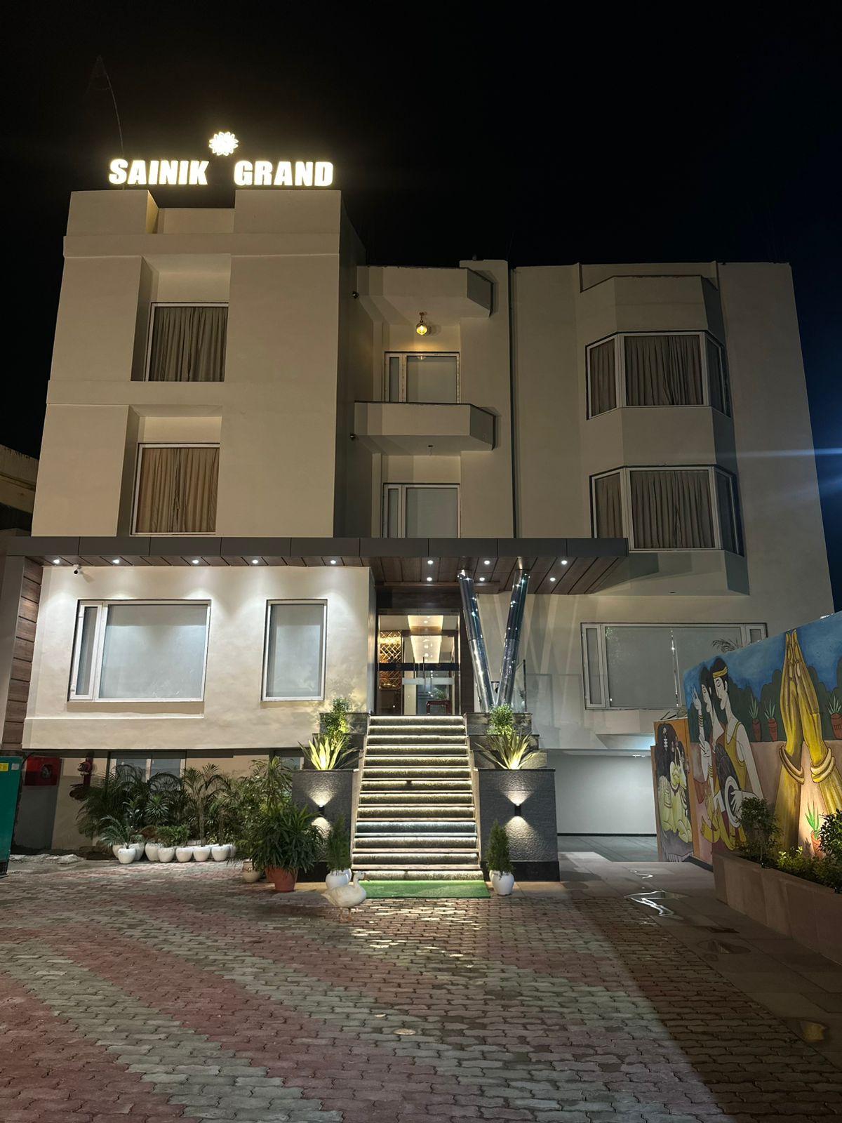 Sainik Grand Hotel