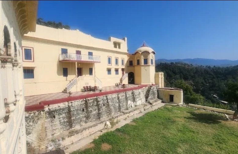 Padm Lakshmi Niwas, The Arki Palace Homestay 