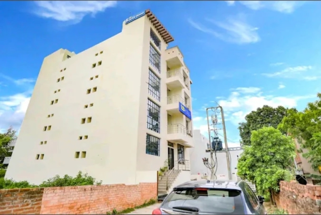 Hotel Lily Grand