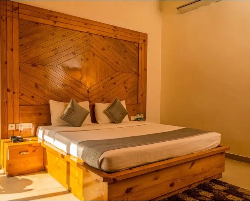 The Roar Resort, Corbett