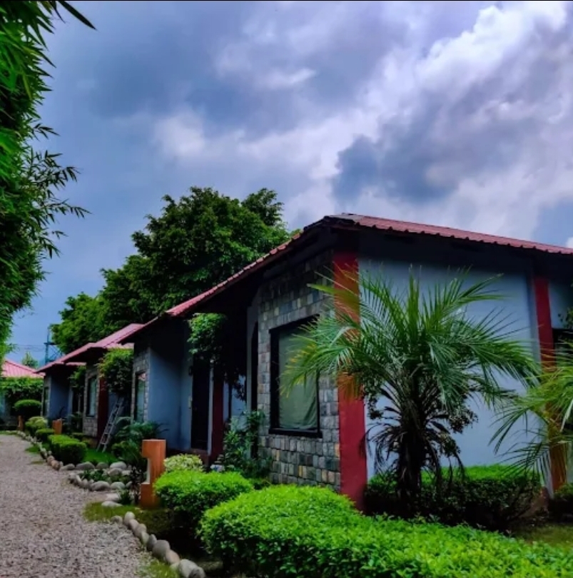 Corbett Machaan Resort