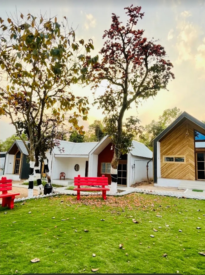 Aranyer Din Ratri Resort