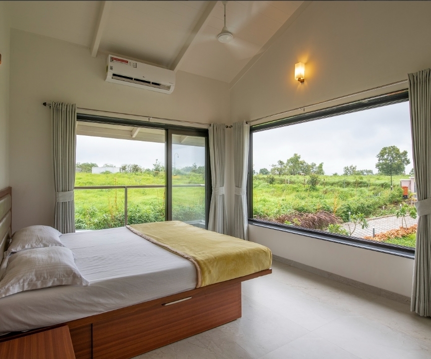 The Arowana Villa Lakefront (3BHK)