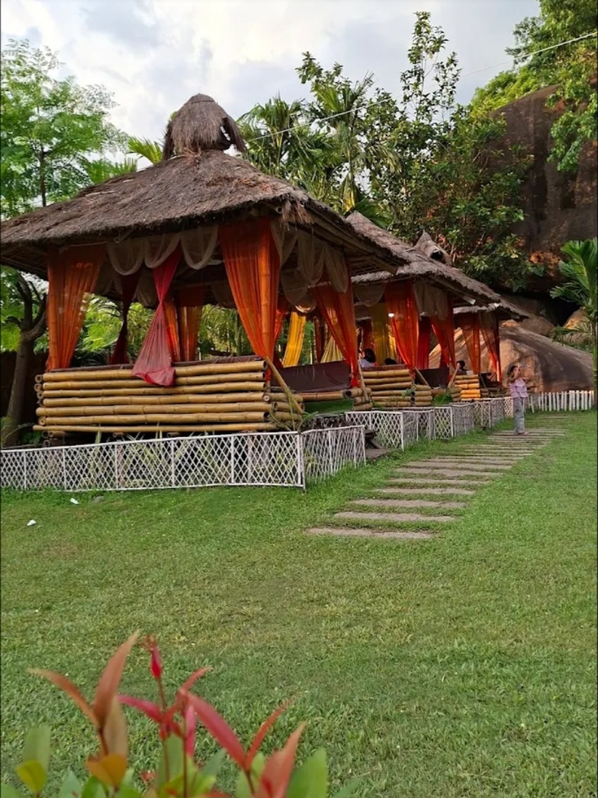 Hill Mynah Bamboo Resort