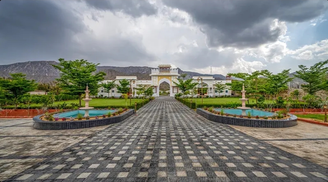 Hukamgarh Palace & Resort